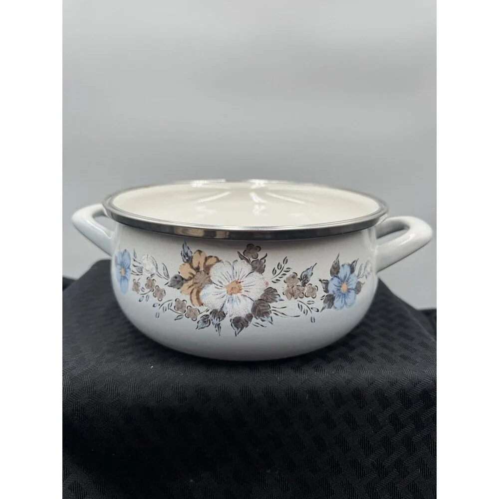 New In Box 3.5 Quart Enamel Dutch Oven